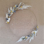 Charger l&#39;image dans la visionneuse de galerie, couronne fleurs séchées personnalisée Marcel vue de face | Flauri
